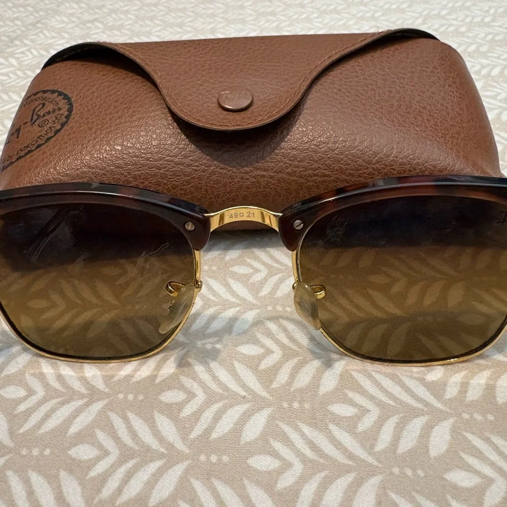 Ray-Ban Tortoise and Gold Sunglasses with Brown Case - Picture 3 of 4
